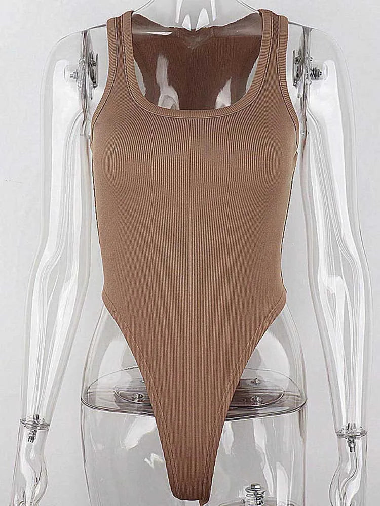 Figursyet bodysuit med halterneck