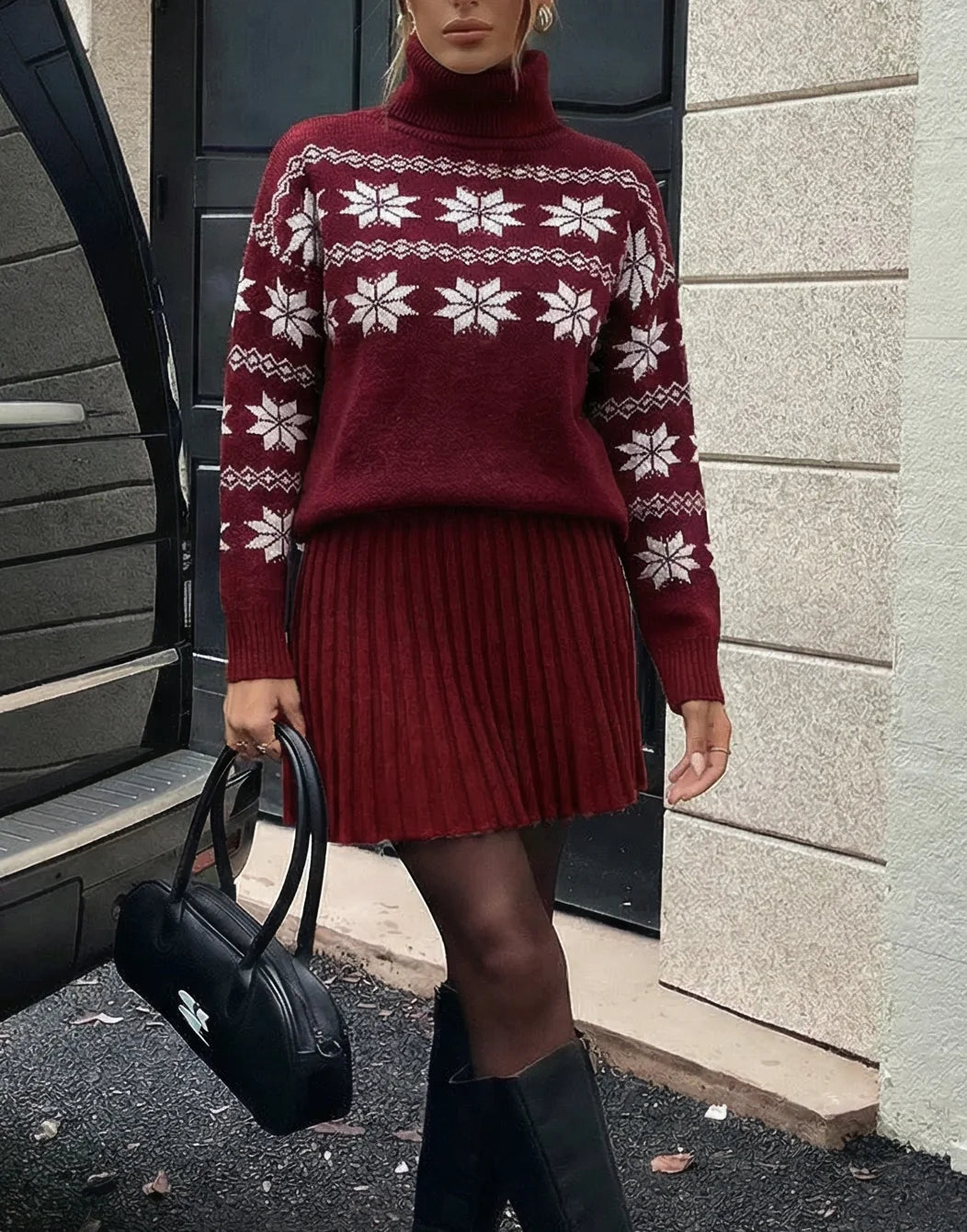 Elegant 2-delt Striksæt med Rullekravebluse og Højtaljet Plisseret Mini-nederdel